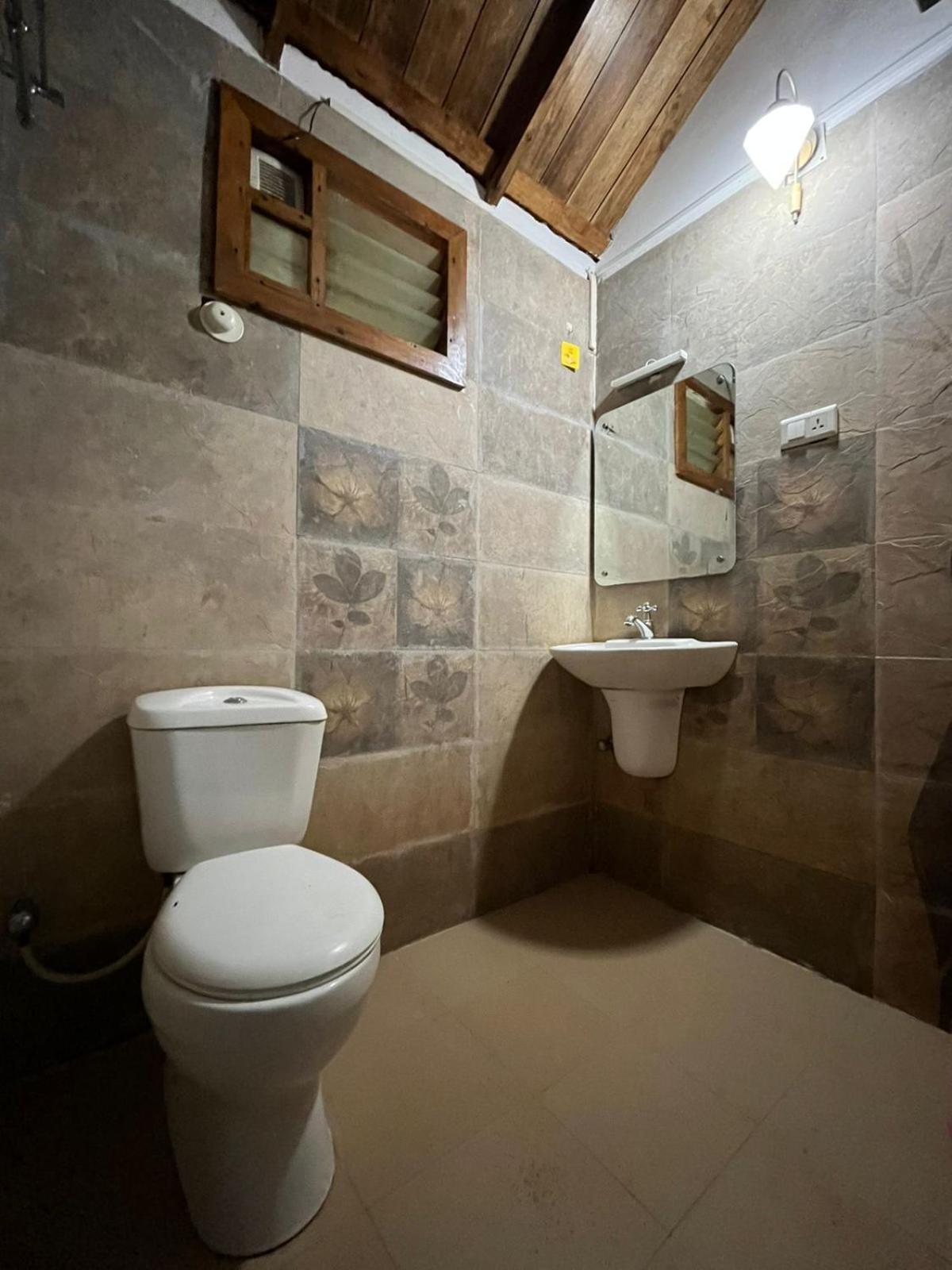מאננטהוואדי Royal Wooden Villa מראה חיצוני תמונה