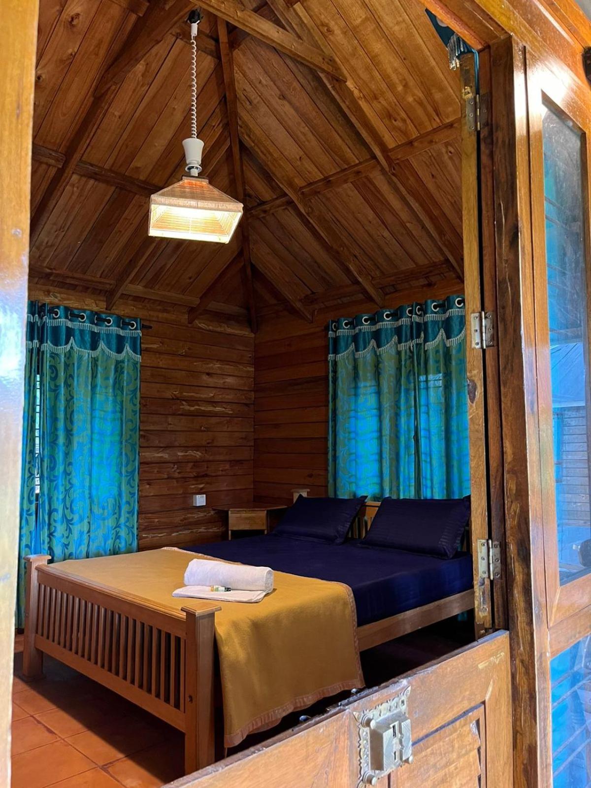 מאננטהוואדי Royal Wooden Villa מראה חיצוני תמונה