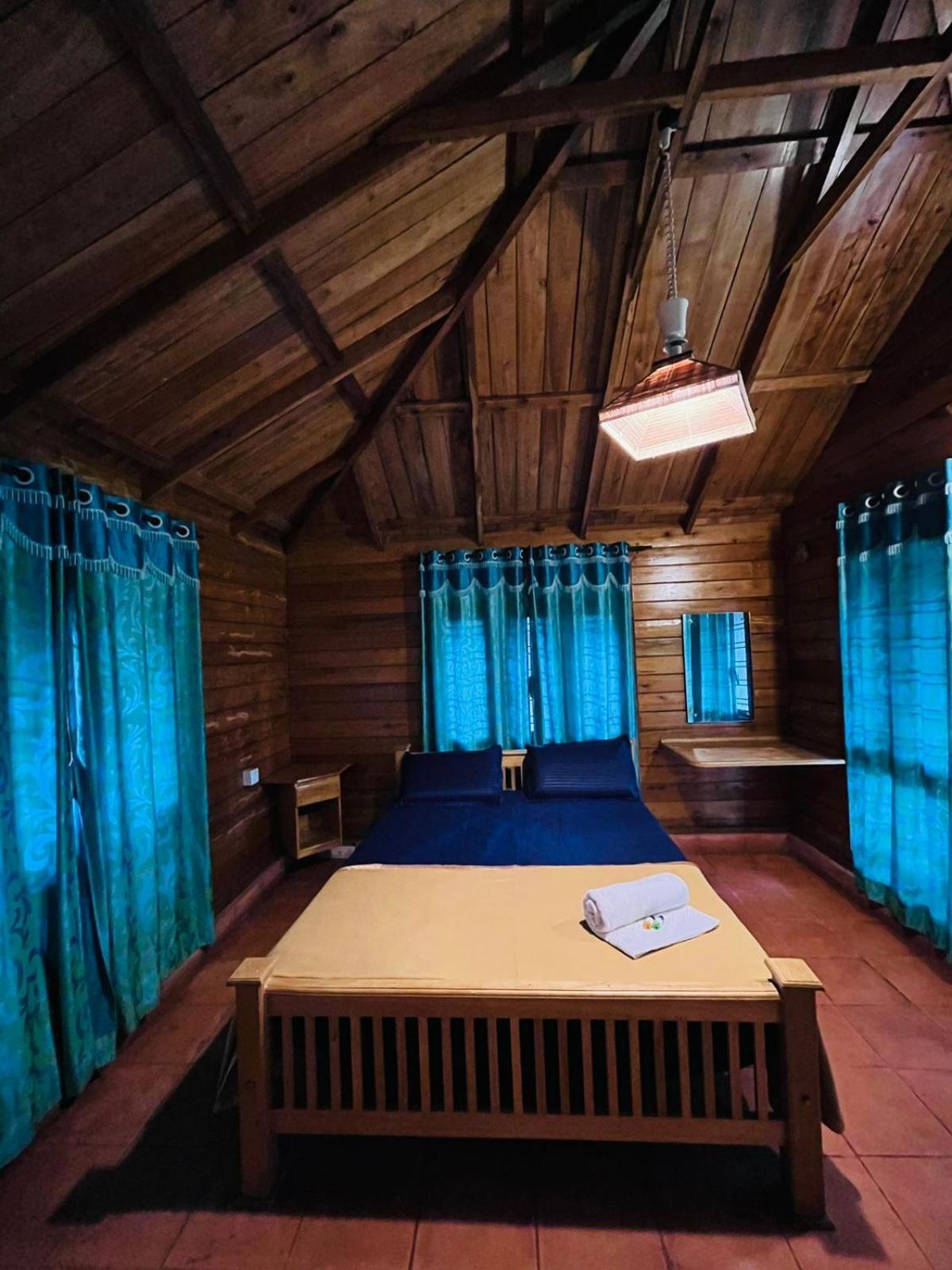 מאננטהוואדי Royal Wooden Villa מראה חיצוני תמונה