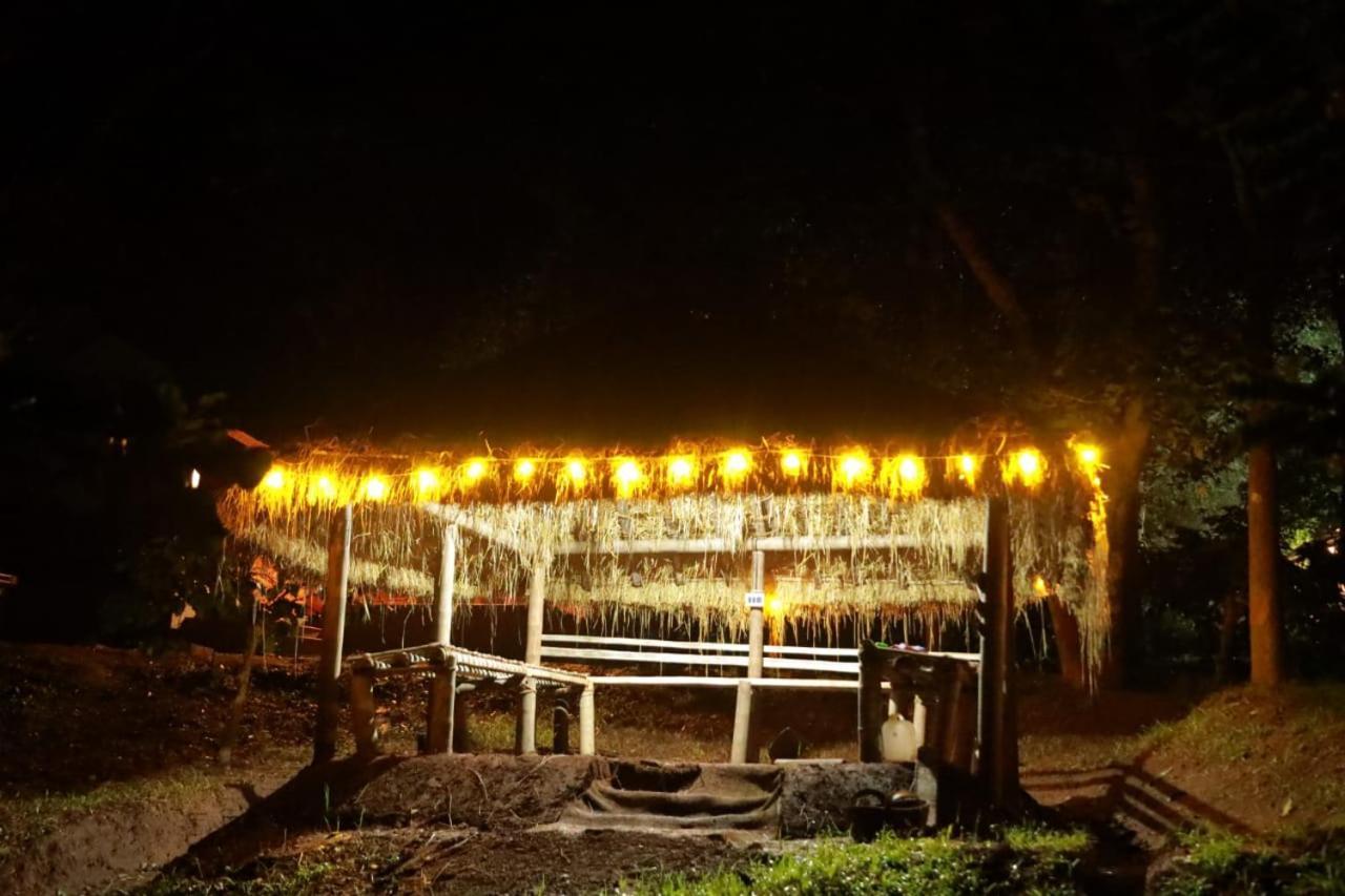 מאננטהוואדי Royal Wooden Villa מראה חיצוני תמונה